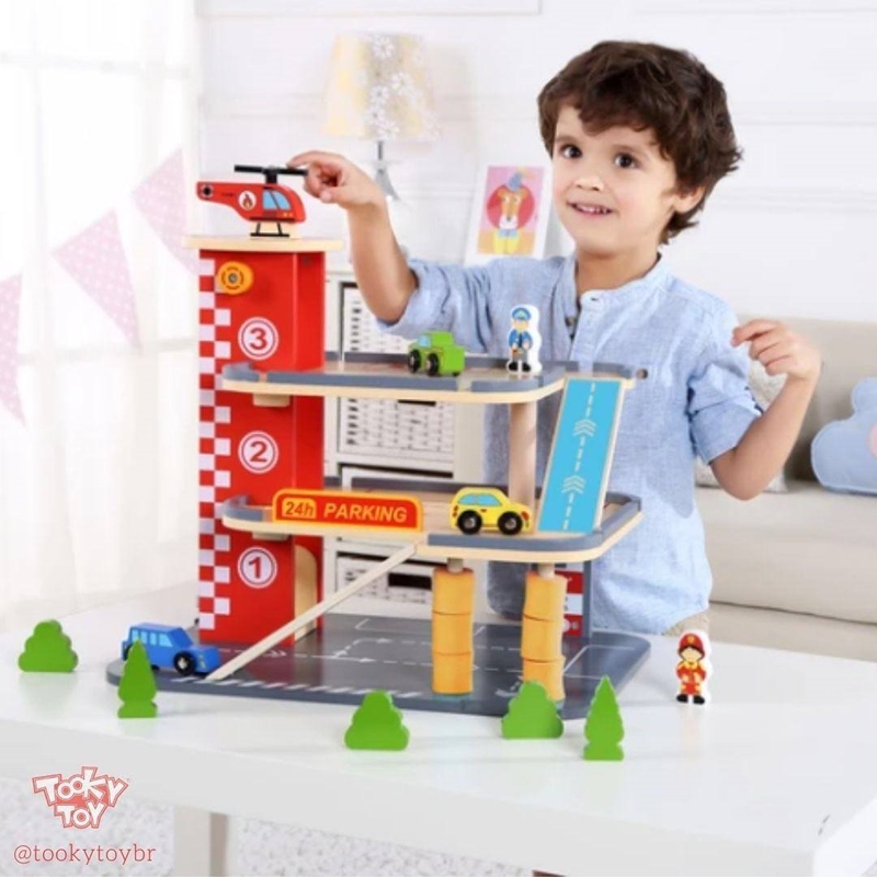 Auto Posto com Estacionamento em Madeira TL698 Tooky Toys - Casa do  Brinquedo® Melhores Preços e Entrega Rápida