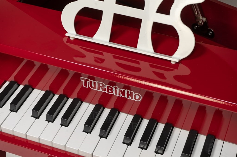 piano infantil vermelho